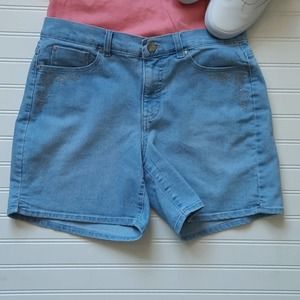 Gloria Vanderbilt Alana Shorts Size 6